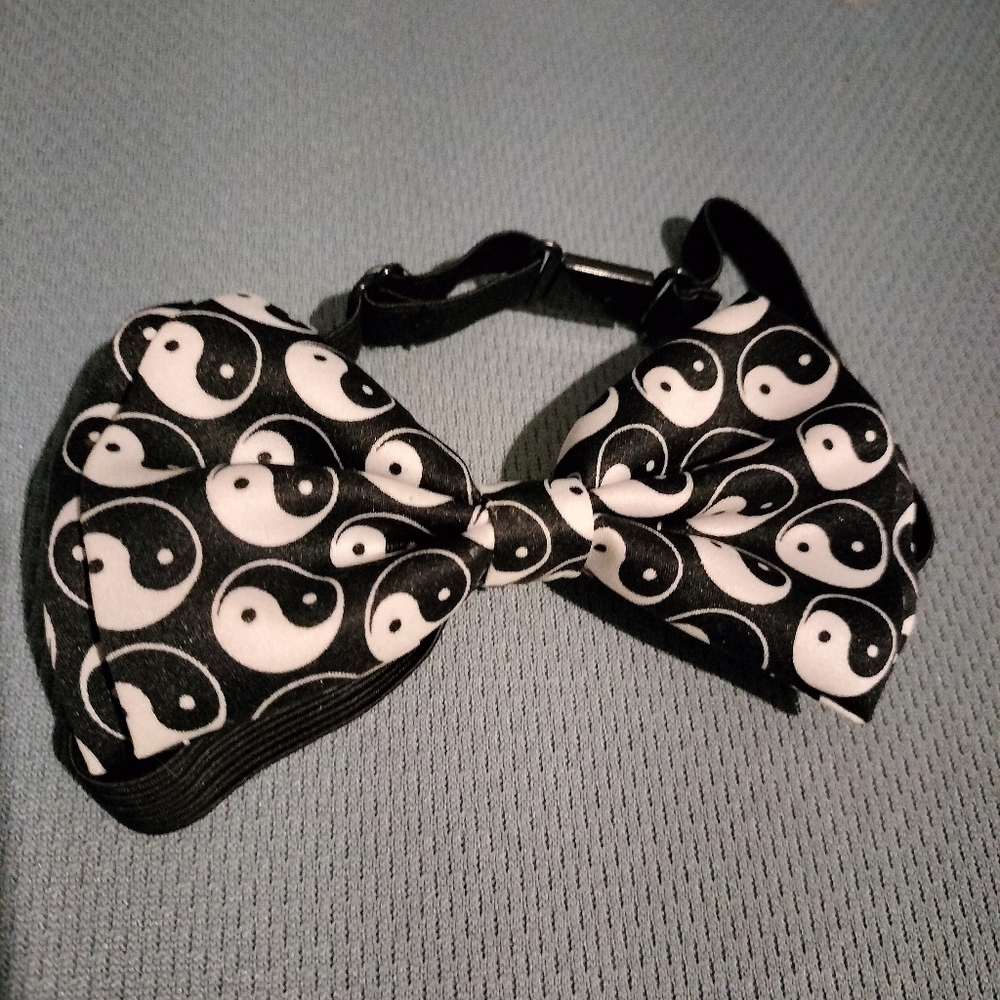 NIB Ying Yang Bow Tie